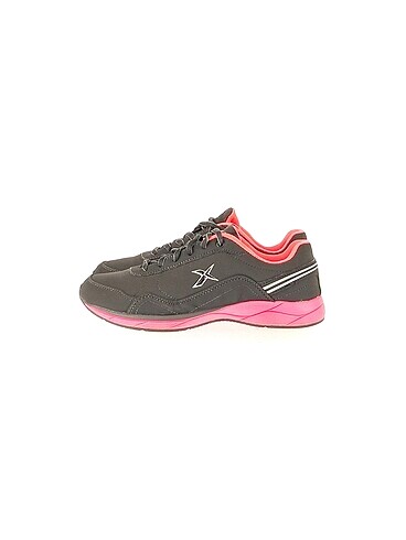 Kinetix Spor Ayakkabı %70 İndirimli.