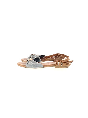 PreLoved Sandalet %70 İndirimli.