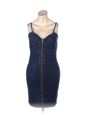 PreLoved Kısa Elbise %70 İndirimli.