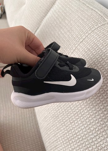 Nike Erkek Çocuk Siyah Spor Ayakkabı