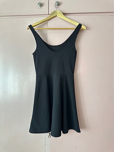 H&M Yakası açık kısa elbise