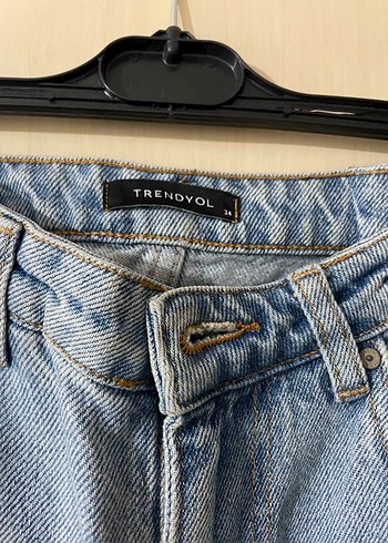 34 Beden mavi Renk Bol Kesim Yırtık Midi Kot Pantolon