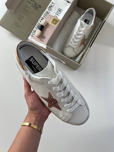 37 Beden beyaz Renk Golden Goose