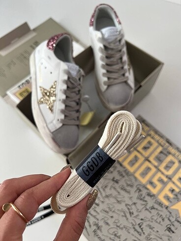 Golden Goose Deluxe Golden goose