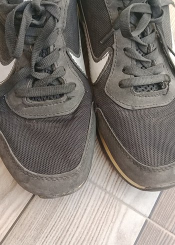 Nike Gri Kadın Spor Ayakkabı - Görsel 2