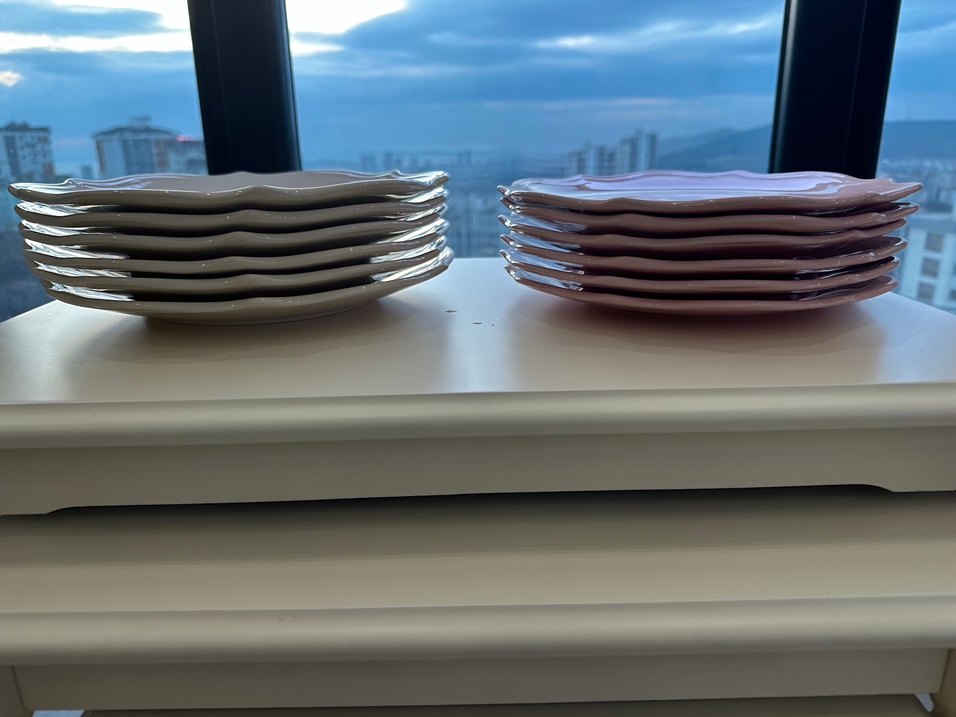 Beyaz ve pembe Dalgalı Kenarlı 12 adet sıfır sorunsuz - Görsel 2