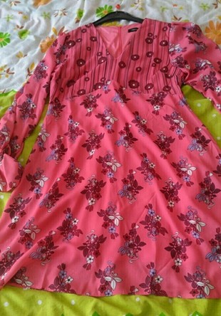 çiçekli mini elbise