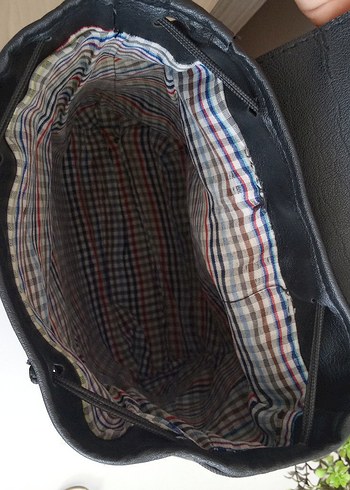 Siyah Deri Tokalı Kadın Sırt Çantası - Görsel 7