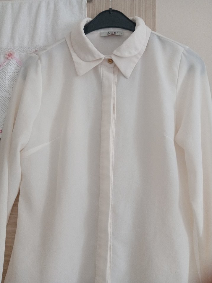 Pamuklu Beyaz Düğmeli Kadın Gömlek - Görsel 3