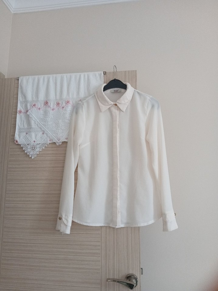 Pamuklu Beyaz Düğmeli Kadın Gömlek - Görsel 2