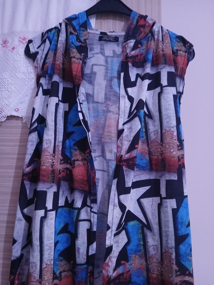 Uzun, Dökümlü, Çok Renkli Bağlama Desenli Kadın Yelek - Görsel 2