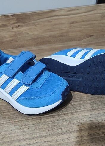 28 Beden mavi Renk Adidas çocuk ayakkabı