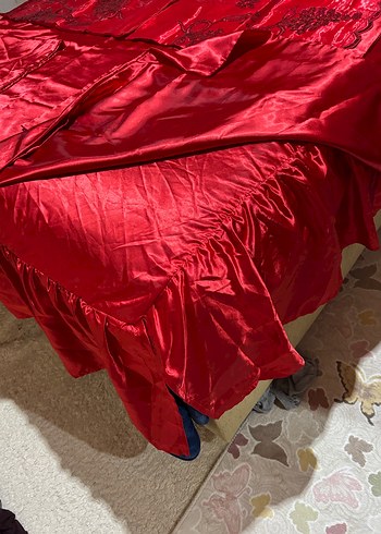 Koyu Kırmızı Nakışlı Yatak Örtüsü - Görsel 5