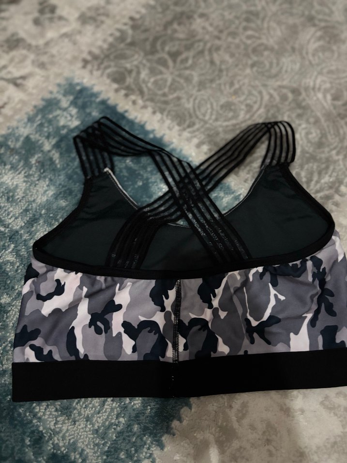 Gri Kamuflaj Desenli Spor Sütyeni - Görsel 3