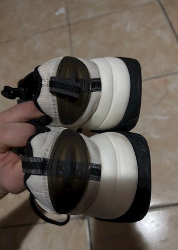 Gri Beyaz Yılan Desenli Bağcıklı Kadın Spor Ayakkabı - Görsel 7