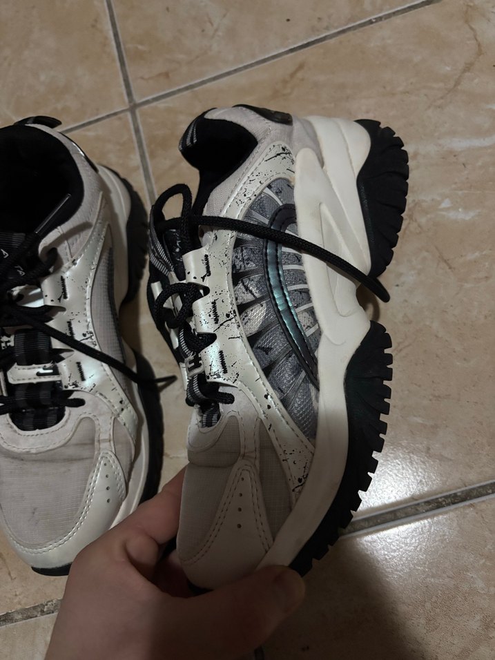 Gri Beyaz Yılan Desenli Bağcıklı Kadın Spor Ayakkabı - Görsel 3