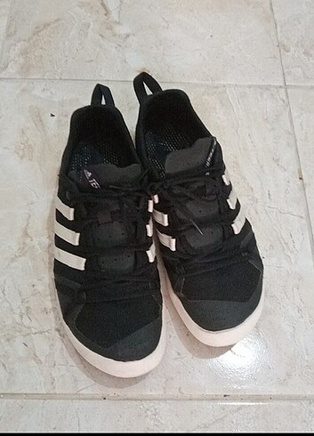 Adidas spor ayakkabı