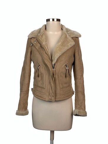 Bershka Mont %70 İndirimli.