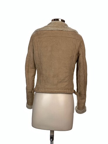 m Beden Bershka Mont %70 İndirimli.