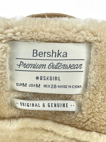 m Beden çeşitli Renk Bershka Mont %70 İndirimli.