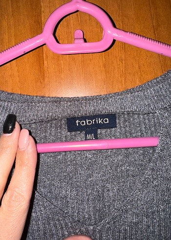 Gri V Yaka Kısa Kollu Örgü Kadın Kazak - Görsel 3