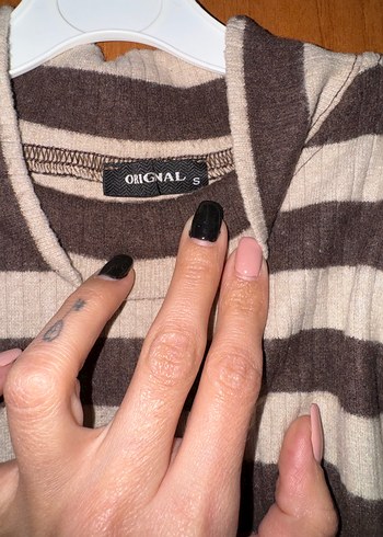 Çizgili Yüksek Yakalı Kadın Triko Kazak - Görsel 2