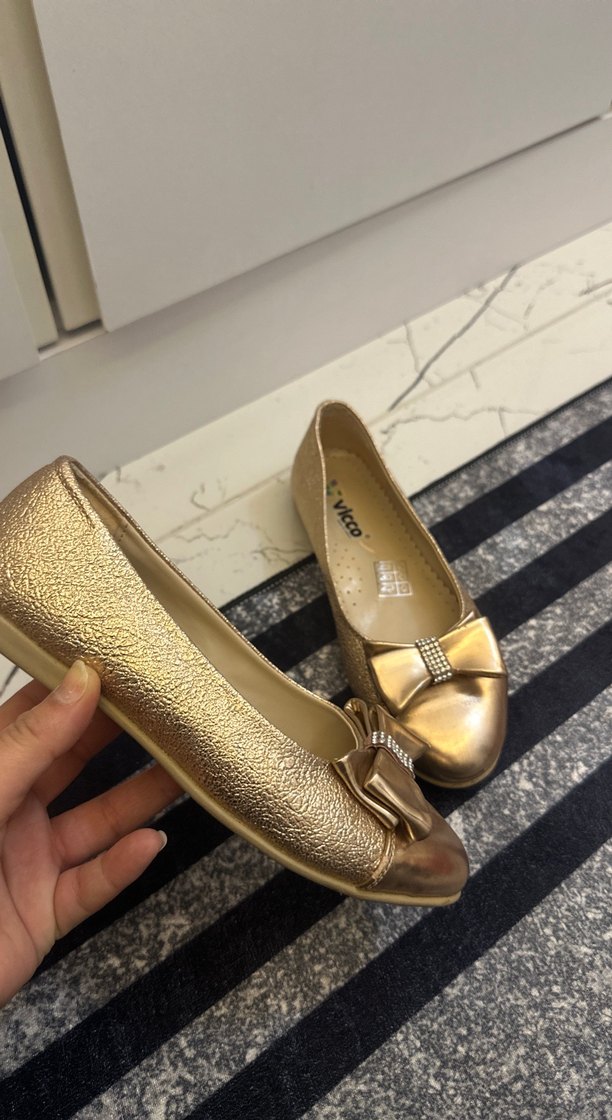 Kız cocuk Altın Renkli Tokalı Babet - Görsel 2