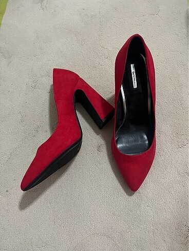Bershka Kırmızı Süet Kalın Topuklu Ayakkabı