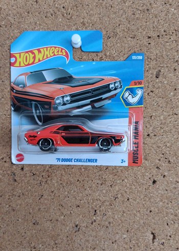 Kırmızı '71 Dodge Challenger Oyuncak Araba