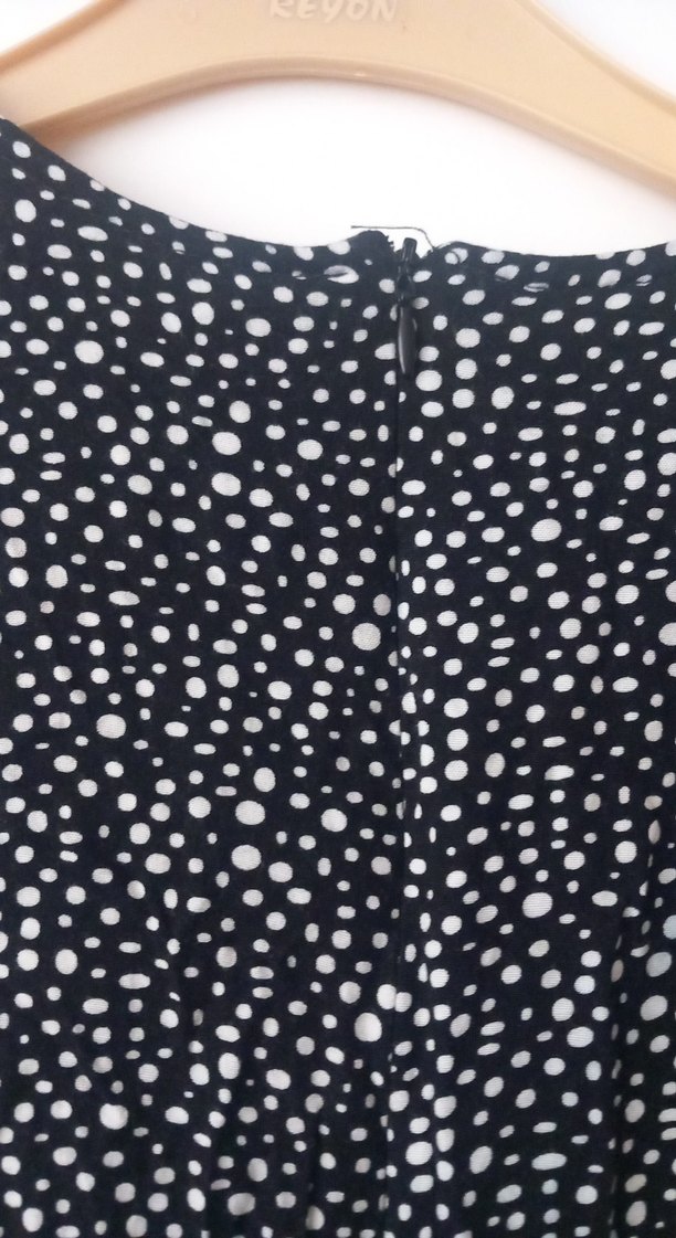 Uzun Kollu Siyah Gri Puantiyeli Uzun Elbise - Görsel 4