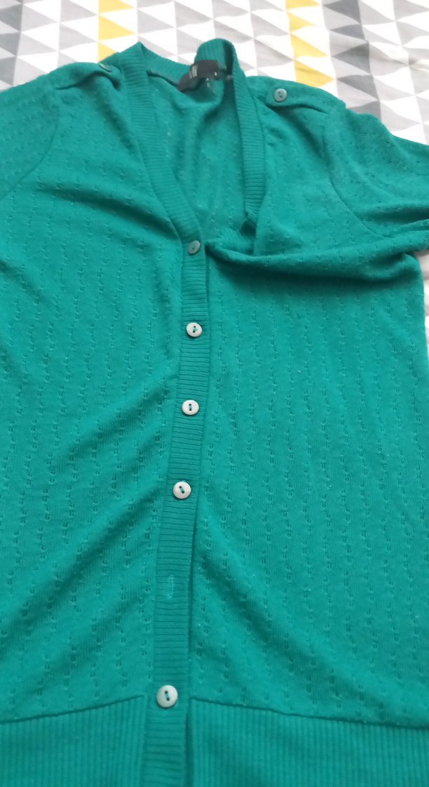 Düğmeli V Yaka Yeşil Kadın Hırka - Görsel 4