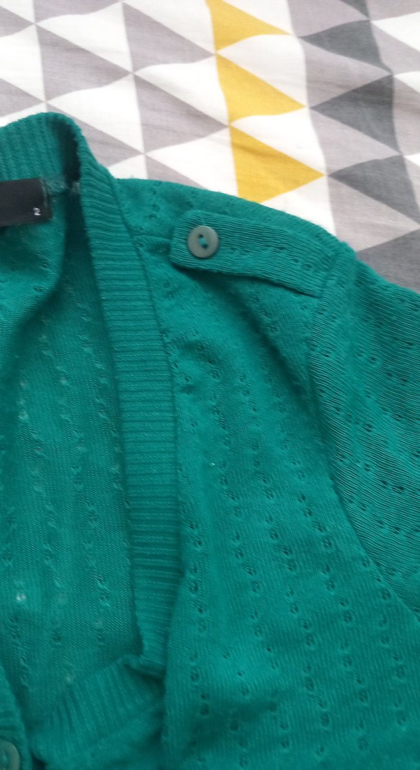 Düğmeli V Yaka Yeşil Kadın Hırka - Görsel 3