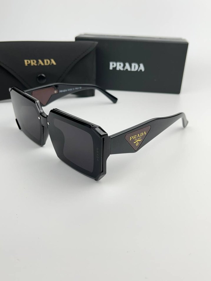 Prada Siyah Sokak Stili Kadın Güneş Gözlüğü - Görsel 2