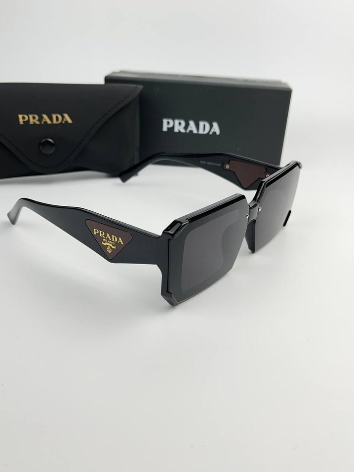 Prada Siyah Sokak Stili Kadın Güneş Gözlüğü - Görsel 3