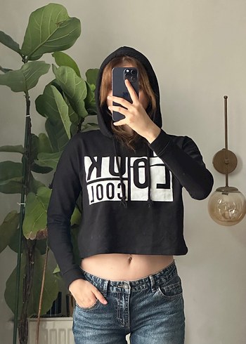 Siyah Kapüşonlu Baskılı Kadın Sweatshirt - Görsel 3