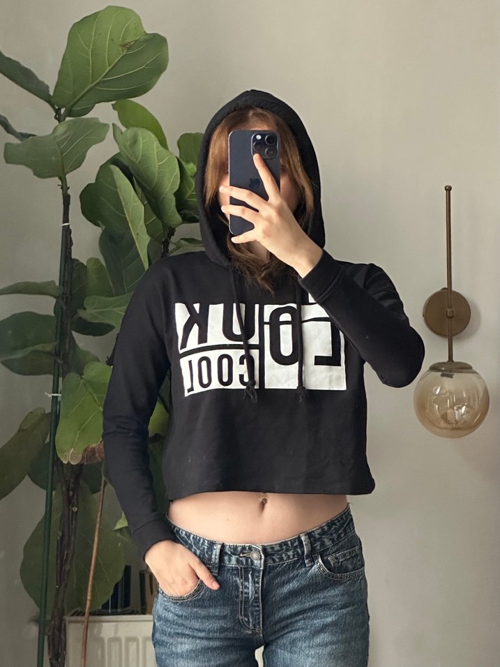 Siyah Kapüşonlu Baskılı Kadın Sweatshirt - Görsel 3