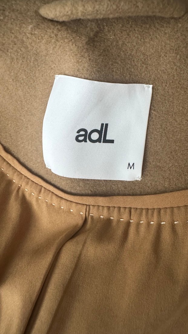 Düğmeli Bej Uzun Kaban - Görsel 5