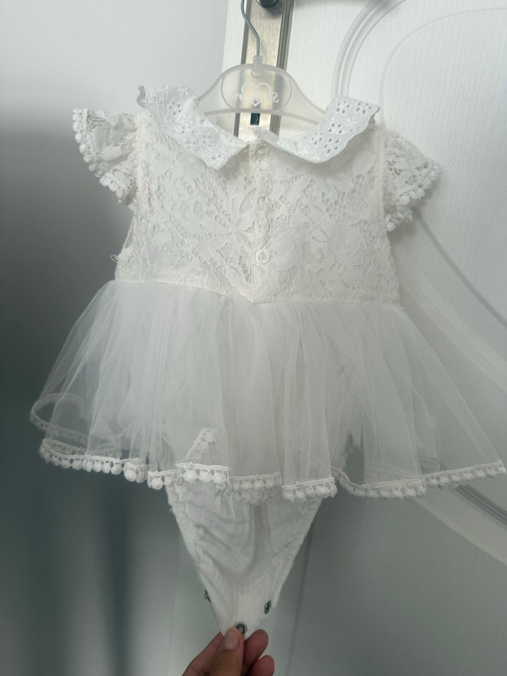 Kız Bebek Beyaz Dantel İşlemeli Elbise - Görsel 4