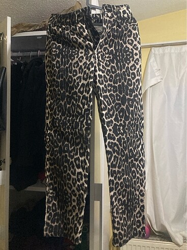 yeni gibi leopar jean