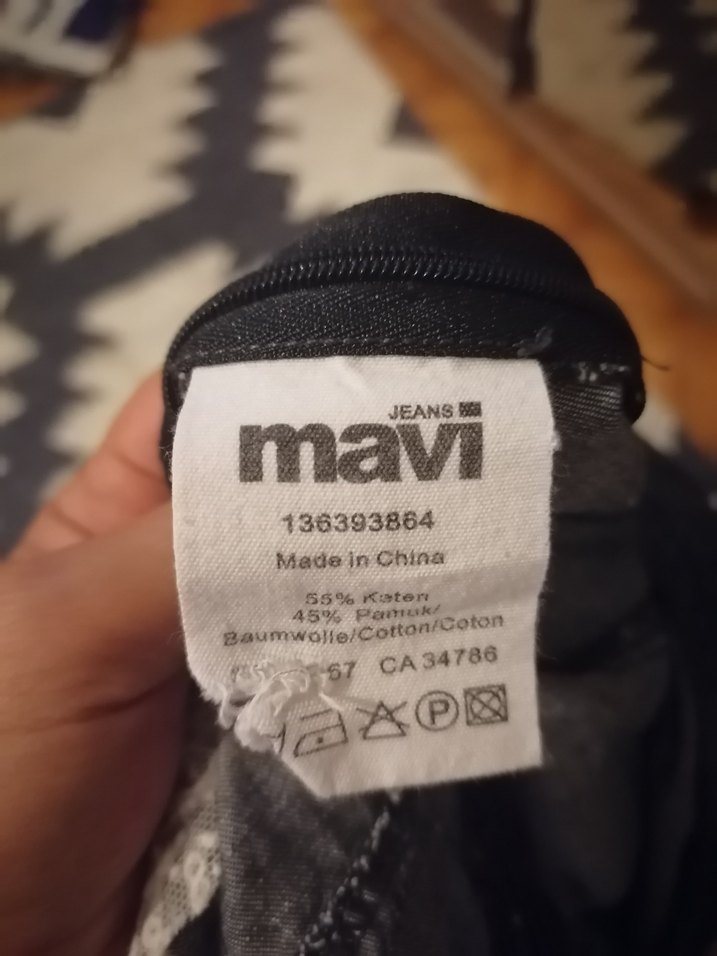 Siyah Piliseli V Yakalı Midi Elbise - Görsel 3