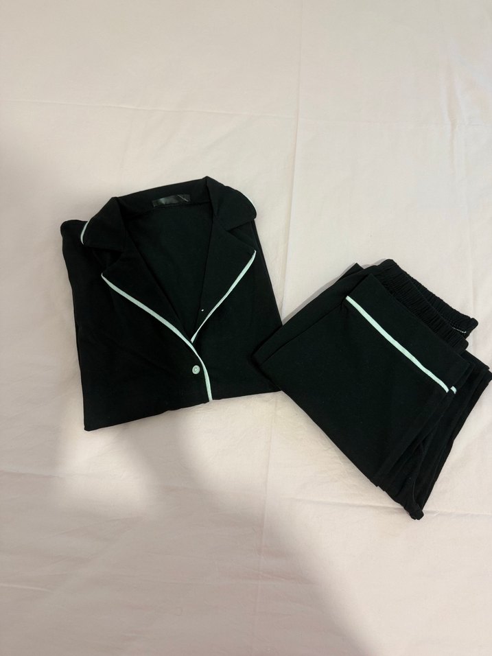 Siyah Kısa Kollu Regular Fit Pijama Takımı - Görsel 4