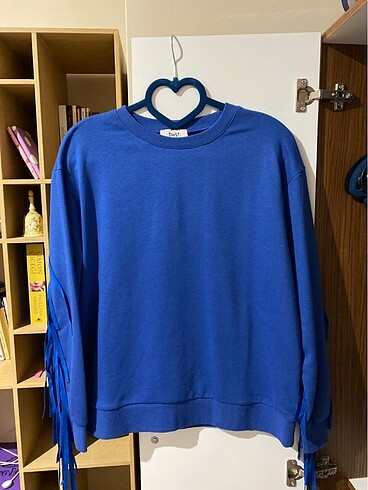 sweatshirt
