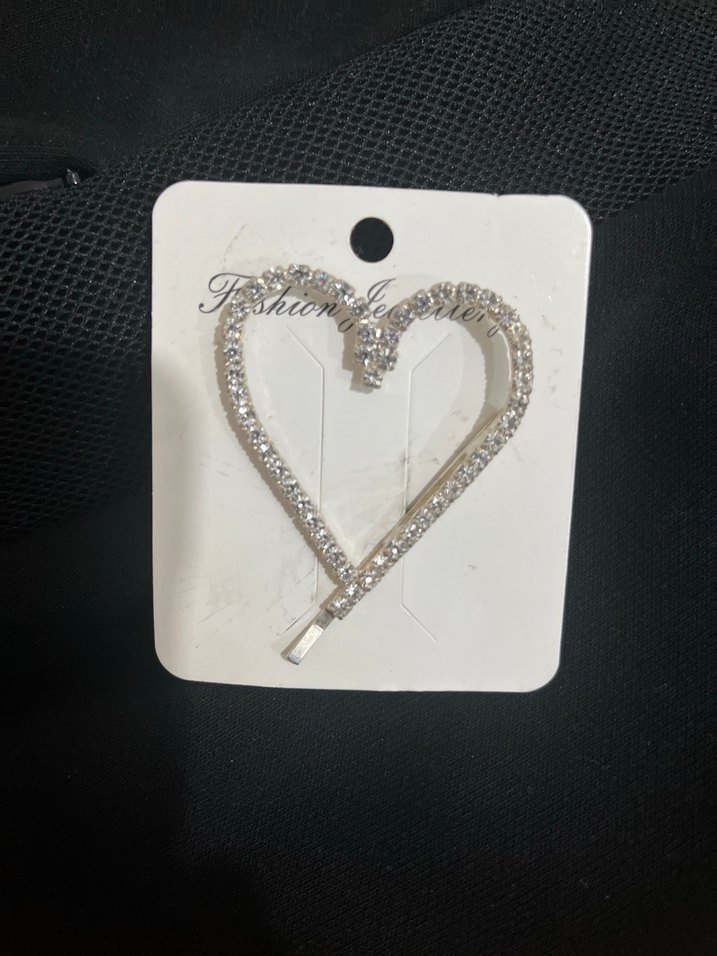 Beyaz Pul Detaylı Kalp Toka - Görsel 2