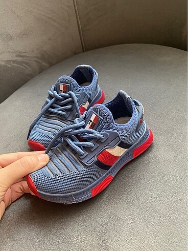 Tommy Hilfiger 25 numara erkek çocuk spor ayakkabı