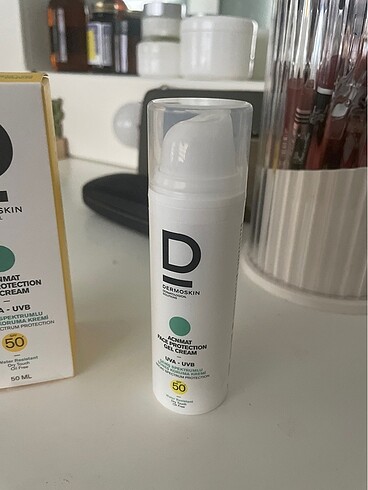  Beden Dermoskin acn mat güneş kremi
