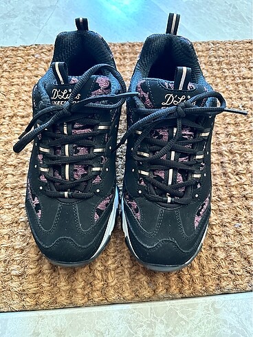 Skechers