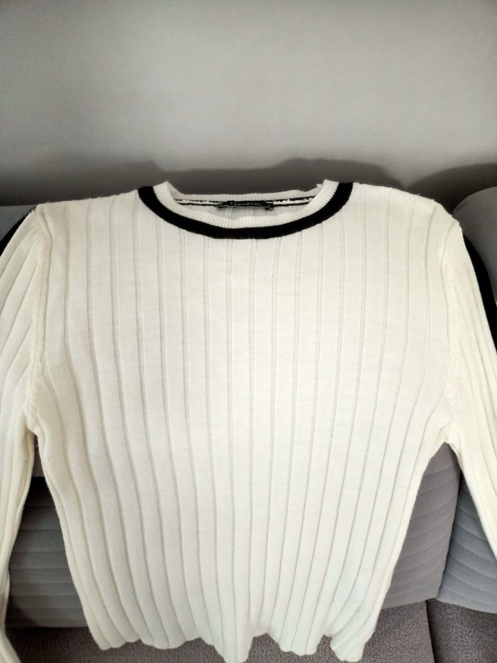 Beyaz Fitilli Kadın Triko Kazak - Görsel 3