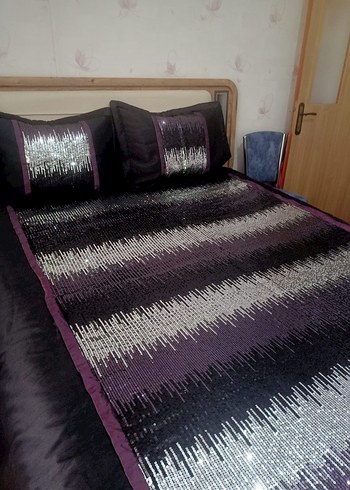 Mor İşlemeli Yatak Örtüsü - Görsel 2