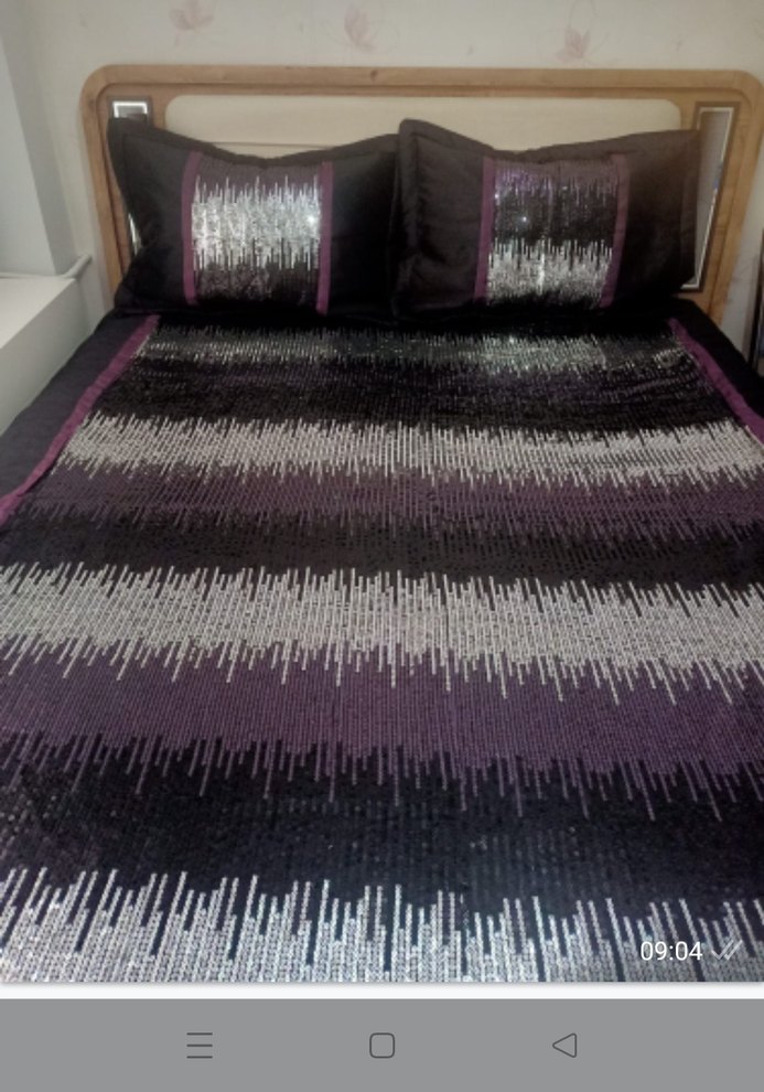 Mor İşlemeli Yatak Örtüsü - Görsel 5