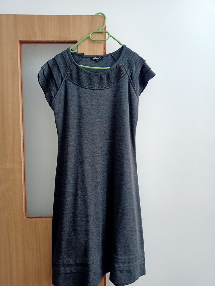 Gri Kolsuz Midi Triko Elbise - Görsel 4